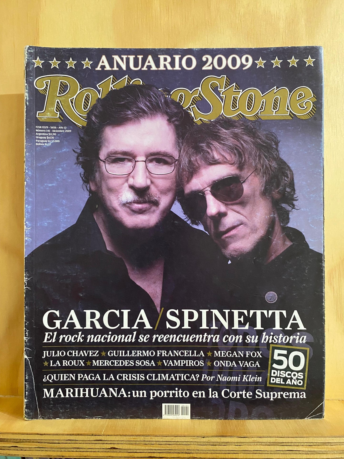 Rolling Stone Argentina, RS 141, diciembre 2009, García / Spinetta, el rock nacional se reencuentra con su historia (25 años del Hall of Fame, 50 discos del año, R.E.M., The Pains of Being Pure at Heart)